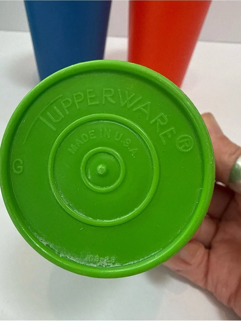 Tupperware drink cups kids lot 4 two sizes.